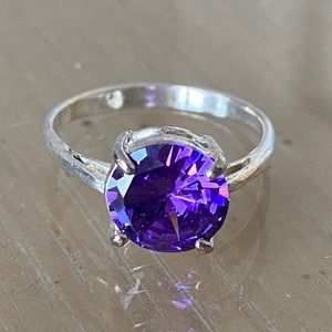 Lovely Amethyst Solitaire Sterling Silver Ring 6.5
